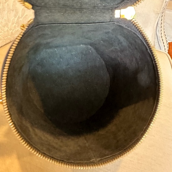 ***SOLD***Louis Vuitton - Picture 4 of 6